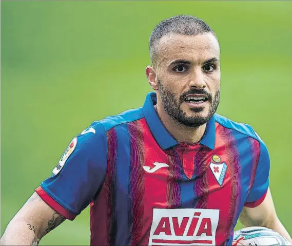  ?? FOTO: LALIGA ?? Pedro León seguirá una temporada más vistiendo la camiseta del Eibar, club en el que lleva desde el verano de 2016