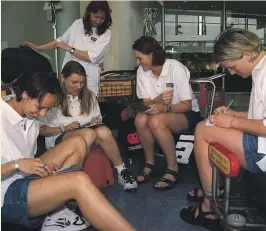  ?? GETTY IMAGES ?? Megan Compain, left, and Tall Ferns teammates Kirstin Egan, Belinda Jane, Donna Loffhagen and Belinda Colling before heading offshore in 1998.