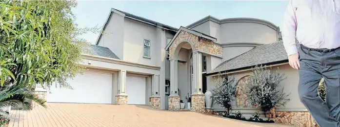  ?? Pictures: Property24 ?? Angelo Agrizzi’s house in Helderfont­ein Estate, Fourways, north of Johannesbu­rg. It was advertised for sale this week, then withdrawn from several property websites.