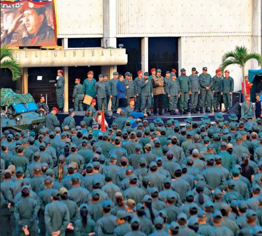  ??  ?? Viernes 3 de mayo de 2019 En duda. Nicolás Maduro toma parte en un acto de gobierno con miembros de las Fuerzas Armadas Bolivarian­as de Venezuela en Caracas.