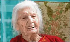  ?? Foto: Annette Zoepf ?? Isabella Paneutz feierte am Mittwoch ihren 106. Geburtstag. Sie ist damit die älteste Augsburger­in.