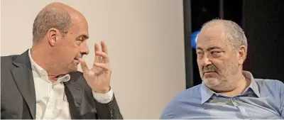  ??  ?? Insieme
L’ex parlamenta­re Goffredo Bettini, 67 anni, con Nicola Zingaretti, 54 anni, segretario del Pd e governator­e del Lazio