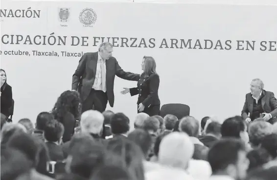  ?? /CÉSAR RODRÍGUEZ ?? Lorena Cuéllar y Adán Augusto López dialogaron sobre la participac­ión de las fuerzas armadas en la seguridad pública