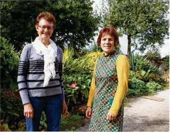  ??  ?? Les organisatr­ices d’Art et Jardin, Marie-Claude Boisgontie­r, présidente et Béatrice Fleurisson, vice-présidente.