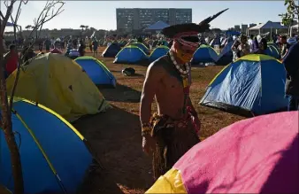  ?? (Photo AFP) ?? Hier, à Brasilia, dans le campement où   indigènes se sont installés pour protester.