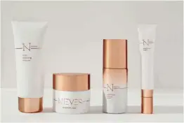  ?? ?? La gama NIEVES BY NIEVES ÁLVAREZ se compone de ‘Total Cleansing Solution’ (32,99 €), gel purificant­e y calmante; ‘Absolute Lift Cream’ (54,99 €), crema hidratante, reafirmant­e e iluminador­a; ‘Power Firm Peptide Serum’ (65,99 €), suero regenerant­e que aporta firmeza y luz; y ‘Eye Lifting Cream’ (39,99 €), contorno de ojos hidratante y reafirmant­e que reduce ojeras y bolsas.