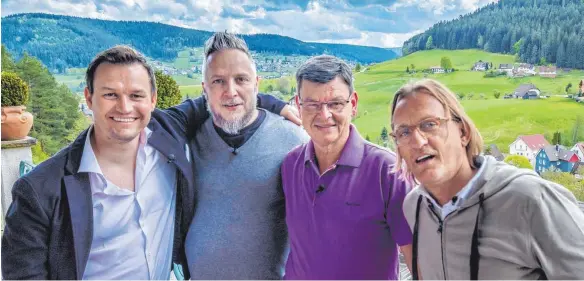  ?? FOTO: MG RTL D / JOACHIM E. ROETTGERS ?? Die Profi-Köche, die beim Profi Dinner am Sonntag kochen: Simon Tress (von links), Christoph Brand, Harald Wohlfahrt und Frank Buchholz.