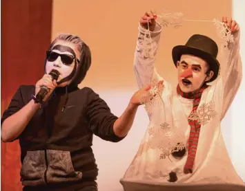  ?? Foto: Realschule ?? Schüler der Realschule Meitingen zeigten das Musical „Tabaluga und das verschenkt­e Glück“. Die Mädchen und Buben begeister ten das Publikum mit ihrem Tanz, Gesang und Schauspiel.