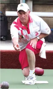  ??  ?? Trafalgar’s Bruce Giles bowls against Drouin in division four on Saturday. Trafalgar sit third after a hard fought 10-shot win over Drouin, 92/82. Photograph­s: Paul Cohen.