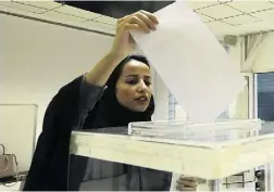  ?? Aya Bat
raw
y / The Associat ed Press ?? Out of 130,000 female registered voters, 106,000 cast ballots, or roughly 82 per cent, said a Saudi official.