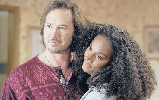  ?? ERIC MCCANDLESS/ABC ?? Mark-Paul Gosselaar, left, and Tika Sumpter in a scene from“mixed-ish,” which will return to ABC on Jan. 26.