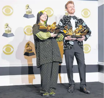  ?? AFP ?? Finneas Baird O'Connell, hermano, productor musical y compositor de Billie Eilish, estuvo presente en la entrega de premios.