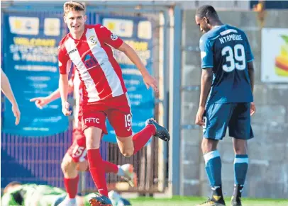  ?? SNS. ?? On a hot run of form: On-loan Hearts starlet Rory Currie is banging in the goals for East Fife.