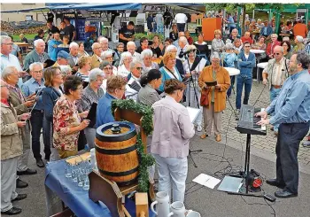  ?? FOTO: JÖRG JACOBI ?? Das Stennweile­r Dorffest ohne Musik? Kaum vorstellba­r. Doch für die Musiknutzu­ng musste das kleine Dorf eine hohe Gema-Rechnung bezahlen – und setzte sich gemeinsam mit den benachbart­en Ortsteilen zur Wehr.