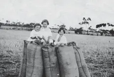  ??  ?? Florence, Doris and Melvie Garth – daughters of returned soldier Tom Garth and his wife, Kate – at their soldier settlement farm Glenyarri in WA’s Carnamah district in about 1925.