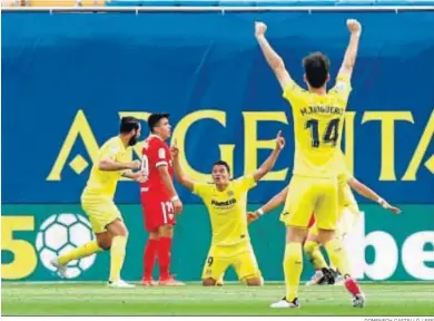  ?? DOMENECH CASTELLÓ / EFE ?? Bacca celebra uno de los tres goles que anotó.