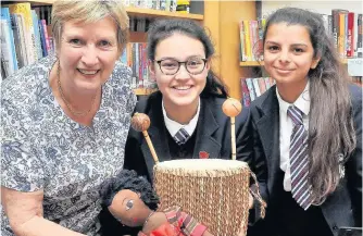  ??  ?? Rhona Marshall with senior King’s Girls’ pupils Sarah Abrahamse and Fiza Kokan