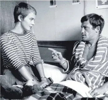  ?? FOTO: IMAGO ?? Den Durchbruch schaffte Jean-Paul Belmondo 1960 in Jean Luc Godards „Außer Atem“mit der bezaubernd­en Jean Seberg als Filmpartne­rin.