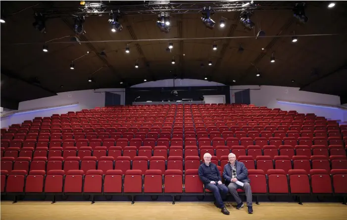  ?? BILD: JARI VÄLITALO ?? Johan Erling och Lennart Andreasson ser fram emot den 31 januari, då man genomför en välgörenhe­tskonsert på Kulturhuse­t Najaden. Man ska även minnas tillbaka på arbetet med att få till ett nytt kulturhus i Halmstad.