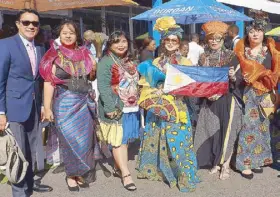  ?? Photos by PEPPER TEEHANKEE on a Leica C Digital Camera ?? Team Philippine­s. (From left) Buddy Cunanan, Kat Llemit, Clarisse Inao, Tessa Prieto-Valdes, Anne Jambora and Allure’s Pinky Icamen.