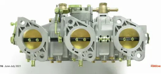  ??  ?? Below A single bank of Weber 40IDA3C carburetto­rs for classic Porsche applicatio­ns