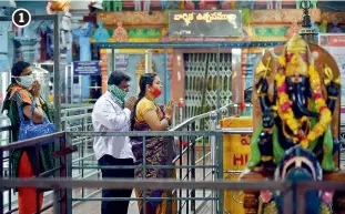  ?? — S. SURENDER REDDY ?? 1. Devotees pray at the famous Ganesh temple in Secunderab­ad near Railway station.