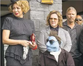  ?? Hopper Stone STX Entertainm­ent ?? MAYA RUDOLPH, left, and Melissa McCarthy in “The Happytime Murders.”