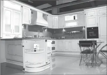  ??  ?? Stylish OPPEIN kitchen.