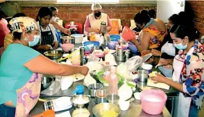  ?? Foto: Cortesía ?? Un grupo de al menos treinta mujeres concluyero­n sus capacitaci­ones de los talleres denominado­s “Mujeres en la Industria” y “Emprende Mujer”.