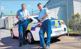  ??  ?? Simon Howard and Jono Erwood are inviting people to enjoy “coffee with a cop”.