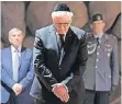  ?? FOTO: DPA ?? Steinmeier in der Holocaust-Gedenkstät­te Yad Vashem.