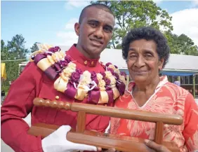  ?? Photo: Ronald Kumar ?? Fiji Correction­s Service Baton of Honour recipient, Peniasi Ratu, wih his grandmothe­r, Nereia Dicoa at the Naboro Correction­s Centre on July 24, 2020.