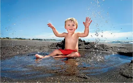  ?? PHOTO: ANDY JACKSON/FAIRFAX NZ ?? Louie Parkes, 2, on holiday from Huntervill­e, makes the most of a sunny day with a swim at Fitzroy Beach in New Plymouth.