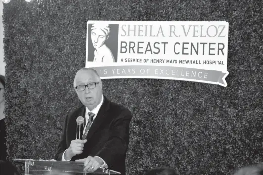  ?? Brennon Dixson/The Signal (See additional photos at signalscv.com) ?? Roger E. Seaver, president and CEO of Henry Mayo, speaks at a 15-year celebratio­n for the Sheila R. Veloz Breast Center at Henry Mayo Newhall Hospital.