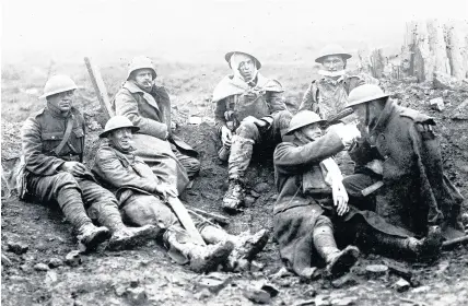  ?? DCMS ?? > Soldiers during World War I’s battle of Passchenda­ele