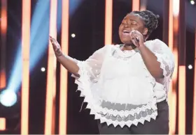  ??  ?? Milwaukee native Ronda Felton competes in the Hollywood Duets Challenge on “American Idol” Monday night.