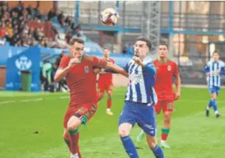  ?? // ABEL MARTÍNEZ ?? Una jugada del partido entre el Talavera y el Badajoz