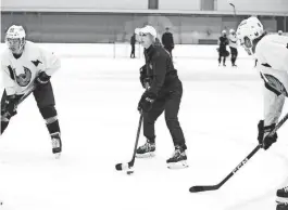 Kori Cheverie, Jessica Campbell make NHL history as first female