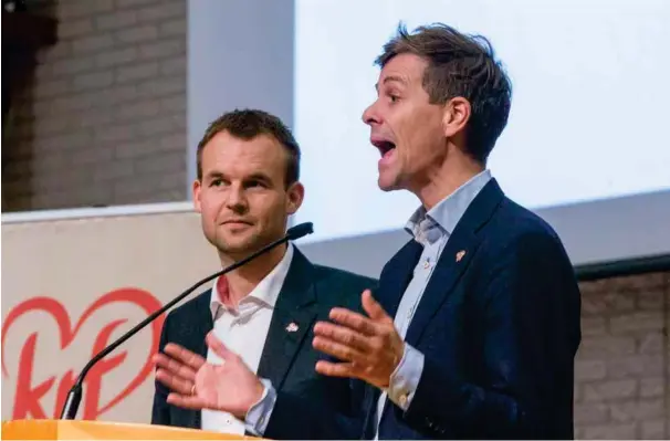  ?? FOTO: NTB SCANPIX ?? Krf-leder Knut Arild Hareide (t.h.) og nestleder Kjell Ingolf Ropstad står for hvert sitt regjerings­alternativ.