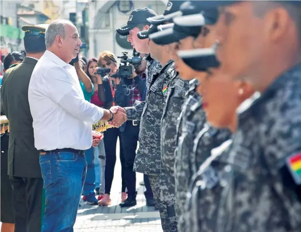  ?? DANIEL JAMES ?? El exministro Arturo Murillo en un acto en la Policía durante el gobierno transitori­o.