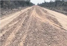  ??  ?? Los primeros metros de enripiado del camino de Agua Dulce.