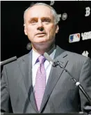  ??  ?? Rob Manfred, al presentar el juego