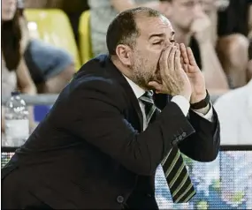  ?? FOTO: EFE ?? Carles Duran, entrenador del Joventut, durante el partido