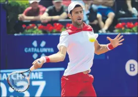  ?? FOTO: MANEL MONTILLA ?? Novak Djokovic, en acción en el Trofeo Godó, donde perdió contra Klizan