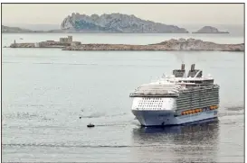  ?? (Photo Dominique Leriche) ?? Le géant des mers Harmony of the Seas à son entrée dans le port de Marseille.