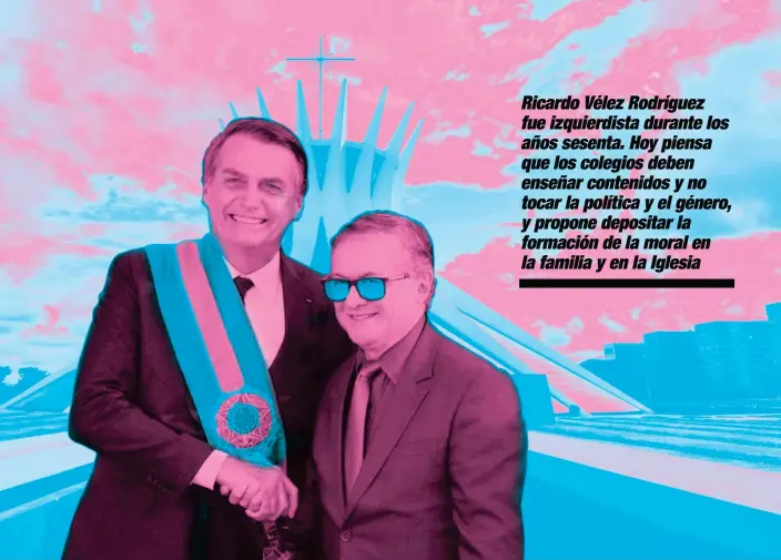  ??  ?? Bolsonaro le aprieta la mano a Vélez Rodríguez el pasado 2 de enero, día de su posesión.