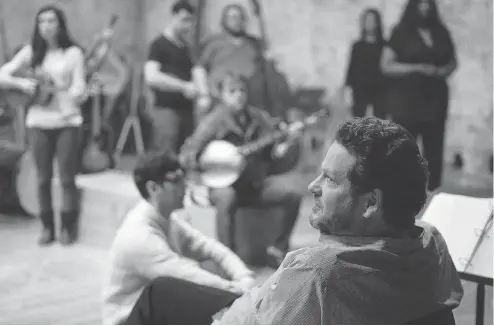  ?? CHRIS YOUNG / THE CANADIAN PRESS FILES ?? Director Albert Schultz oversees rehearsals for the production of Spoon River at the Soulpepper Theatre last year.