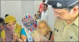  ?? DEEPAK GUPTA/HT PHOTO ?? ▪ Unnao rape victim and her family speaking to media persons at the DM office in Unnao on Tuesday.