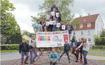  ?? FOTO: ELIAS EISELE ?? Die Kinder und Mitarbeite­r des Kinder- und Jugendbüro­s freuen sich bereits auf den Sommerferi­enspaß in Bad Saulgau.