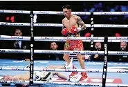  ?? ?? El mexicano noqueó al británico en el séptimo asalto.